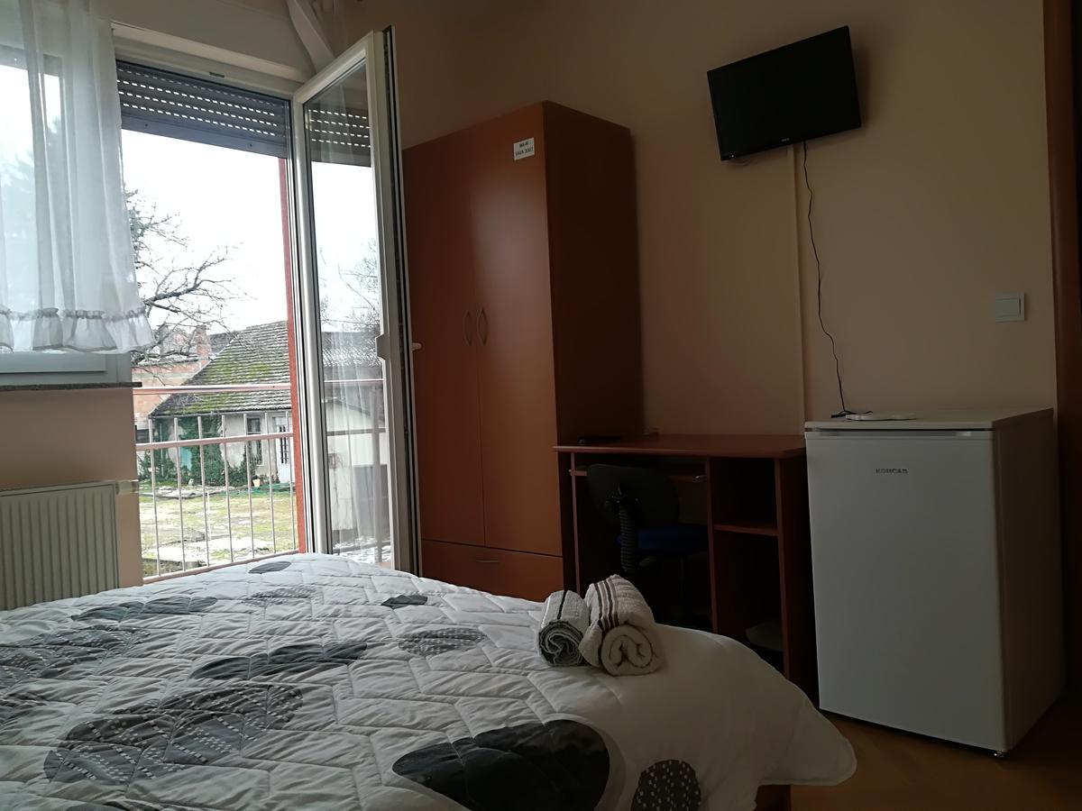 סלאבונסקי ברוד Guesthouse Sava מראה חיצוני תמונה